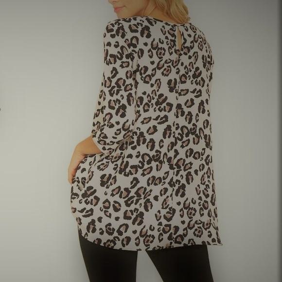 Riah Fashion Animal Print Keyhole-Back Tunic L - Picture 3 of 5